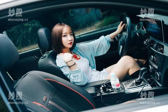 来看看！Son Ye Eun[DJAWA]的比基尼假期写真，更新让人目不暇接啊！